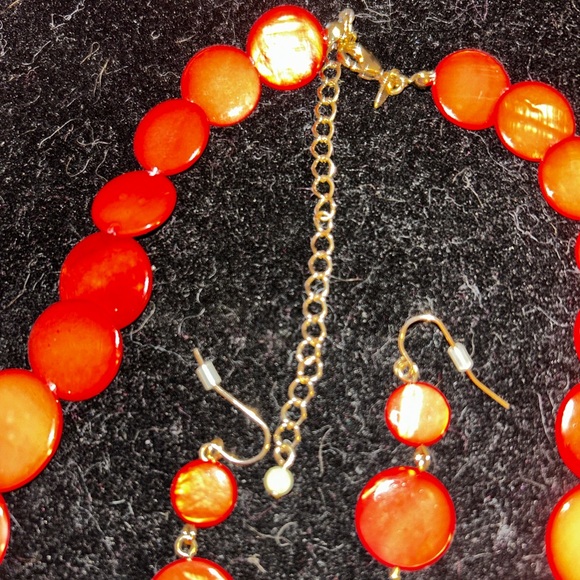 AVON New in Box, necklace and earring set. - Picture 3 of 9